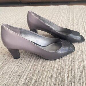 Liz Claiborne faux patent leather two tone grey open toe pumps, size 6 1/2 M.